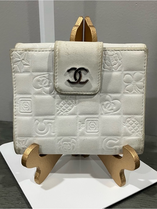 CHANEL Handbags - CHANEL White Quilted Embossed Leather Wallet with Silver CC